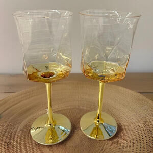 Rachel Zoe Set of 2 Gold Stem Wine Glasses Faceted Geometric Design